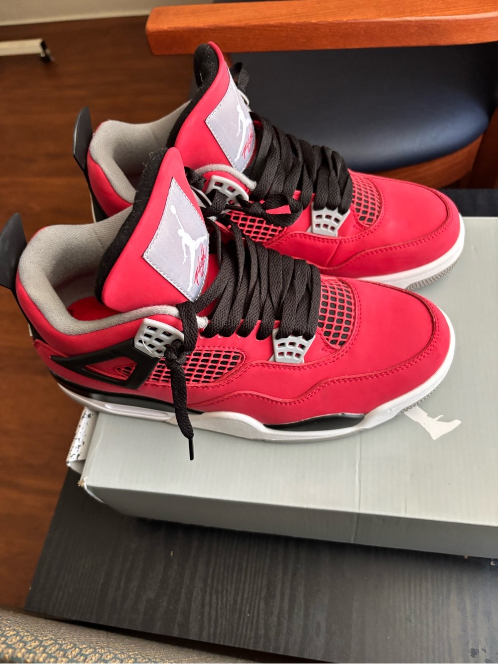 Jordan Men's Red and Black Retro Basketball Sneakers